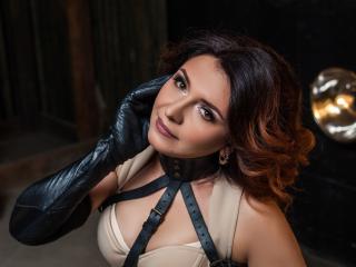 RoxanaSugar - Chat x avec une Séduisante jeune camgirl très sexy avec une plastique de rêve  