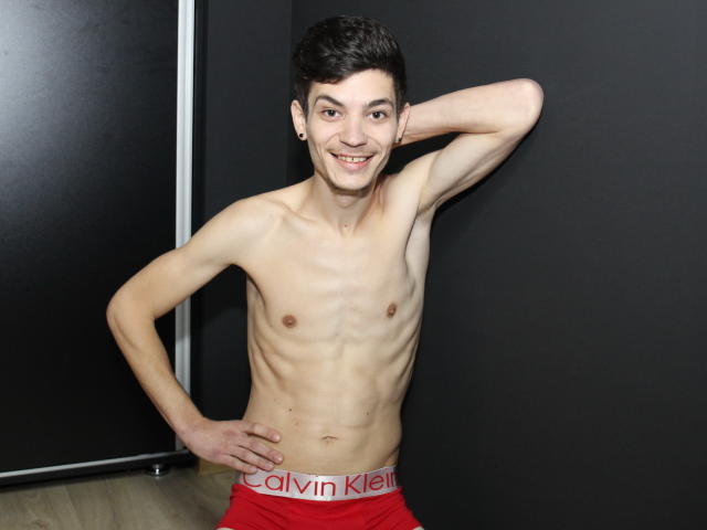 MikeyCummings - Live porn &amp; sex cam - 4942599