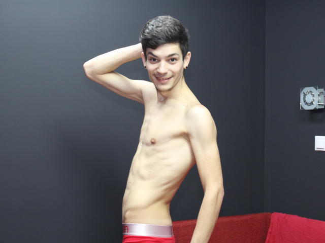 MikeyCummings - Live sexe cam - 4942639
