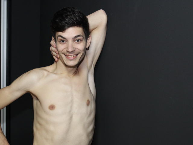 MikeyCummings - Live sexe cam - 4942729