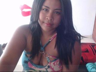 Neferett - online chat xXx with this latin Woman sexually attracted to other woman 