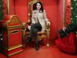 Anessandra - online show x with this immense hooter Girl 