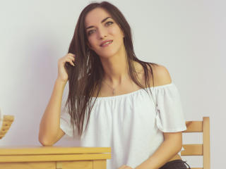 Serenidy - online chat x with a European Sexy babes 