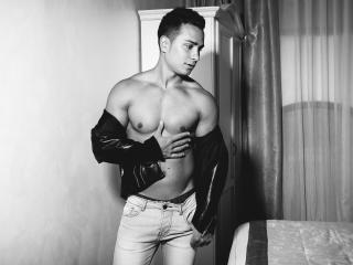 DylanMallone - Webcam en direct avec ce Homme avec un corps musclé sur la plateforme Xlove 