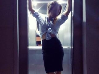 BelledeNuit - Live cam hard with a gold hair Young and sexy lady 