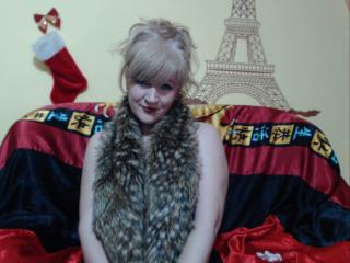 Jasmina - Cam sex with a Lady with standard titties 