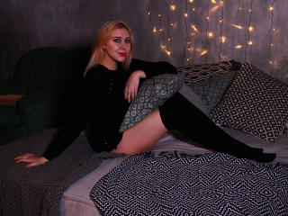 SofiaArdent - Chat exciting with this White 18+ teen woman 