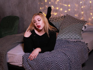 SofiaArdent - Chat live nude with this White Young and sexy lady 