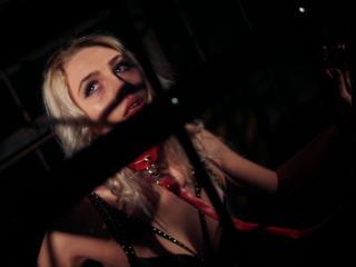 AllisonParadis - Video chat sex with this shaved intimate parts Young and sexy lady 
