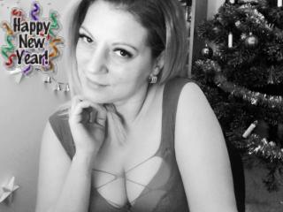 BeautyAngell - Webcam live porn with a Young and sexy lady with small breasts 