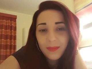 CandySquirtX - Live chat hard with this European Girl 