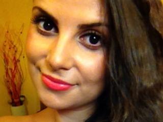 Brunette Hair Hottie Kareninne