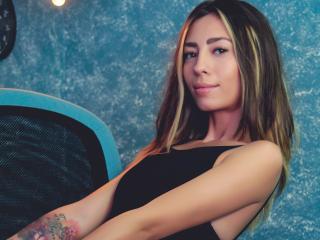 PoxyVibe - Webcam sexy with a vigorous body Sexy babe 