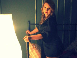 LuciaLue - Live hot avec cette Fabuleuse camgirl aux cheveux bruns  