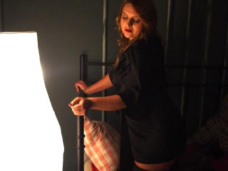 LuciaLue - Cam sexe avec une Sacrée jeune demoiselle hot rasée sur XLove.com 