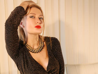 Tonique - Chat cam sex with a blond 18+ teen woman 