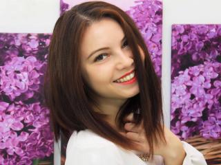 DakotaDiamondG - Chat live sexy avec cette Magnifique jeune nana hot châtain sur la plateforme Xlove 