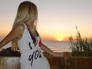 MysterieuseSabine - Chat live nude with a fair hair Hot chicks 