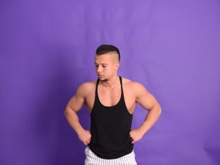 FantasyHotBoy - Show sex with this Gays with muscular build 