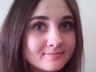 MirandaFoxy - Show live nude with this amber hair Young and sexy lady 