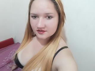 AnalyHott - online show xXx with this beefy Gorgeous lady 