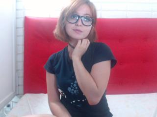 CataleyaFoxy - Cam nude with a ordinary body shape Young and sexy lady 