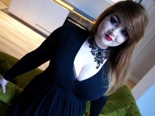 KyllieMiss - Live chat porn with a shaved pubis 18+ teen woman 