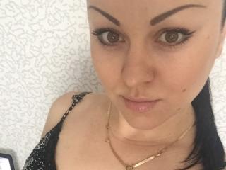 LuckyFame - Live chat x with a dark hair 18+ teen woman 