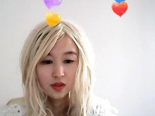 Dreamanne - online chat porn with this asian 18+ teen woman 