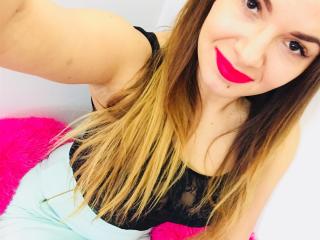 AriettaLove - Chat cam porno avec une Superbe jeune nana bien roulée avec un grosse et belle poitrine  