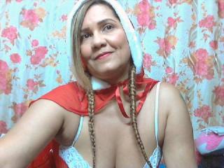 KairaLove - Webcam sex with this cocoa like hair Sexy lady 