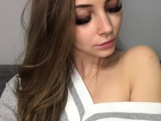 LarissaSexy69 - Webcam porn with this regular chest size College hotties 