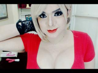 SweetRica - Live cam nude with this trimmed genital area Shemale 