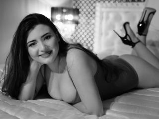 ReneBriliante - online chat sex with this brunet 18+ teen woman 