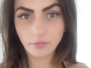 ExRebecca - Webcam live hot with this shaved pubis Young lady 