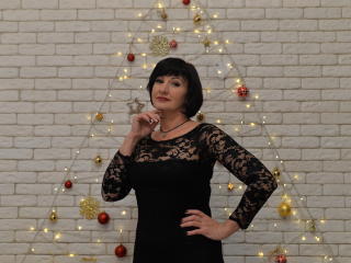 BeonikaLove - Cam hard with this shaved intimate parts Horny lady 