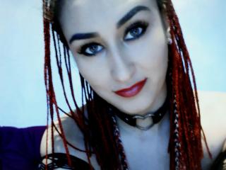 Roxyana - chat online exciting with a black hair Young and sexy lady 