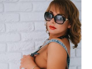 AmelijaLove - Live chat intime avec une Femmes athlétique  