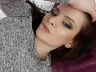 ShiaAston - chat online hot with a European Sexy babes 