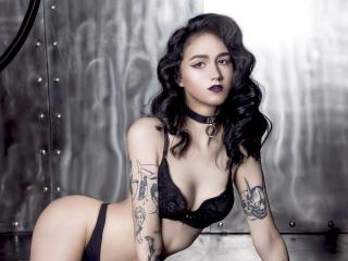 RoseLamar - Live hot with this charcoal hair Hot chicks 