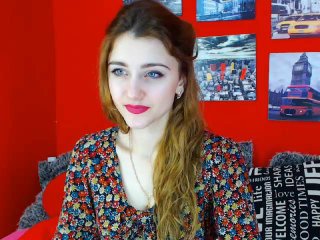 RoksolanaG - Show live en direct avec une Magnifique maîtresse en chaleur ayant le sexe entièrement rasé sur le site XLove.com 