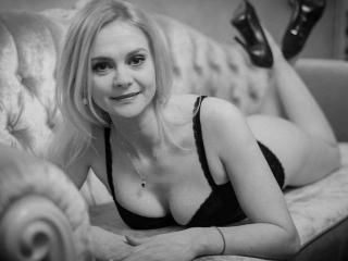 NastyHotEyes - Webcam sexe avec cette Cougar athlétique sur le site Boobs.cam 