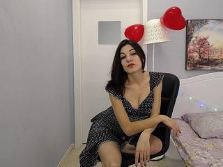 AmmeliaLee - Chat cam x with a brunet Hot babe 