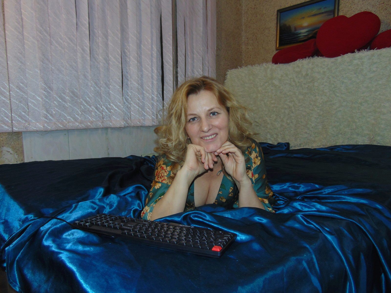 TianaHotMature - chat online exciting with this White Lady over 35 