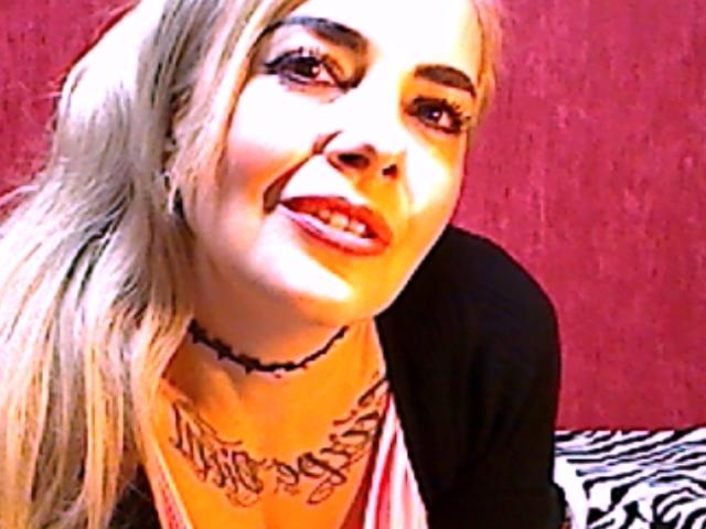 HotAdelayde69 - Sexe cam en vivo - 5204088