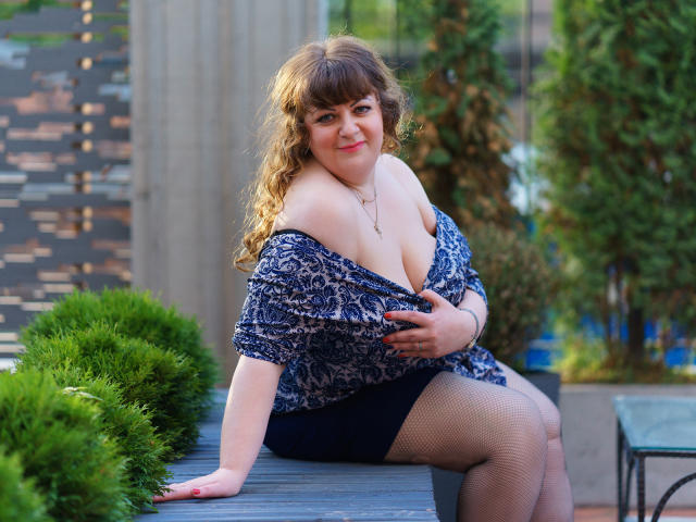 SexyMilfSquirter - Webcam hot with a fat body Mature 