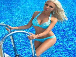 VikkiX69 - Live nude with this athletic body Young lady 