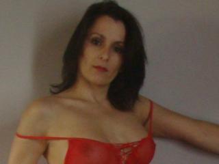 MelindaHottX - Webcam live sexy with a trimmed pussy Attractive woman 