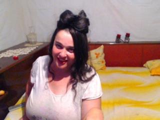 LaraBoom - Live cam exciting with a MILF with enormous cans 