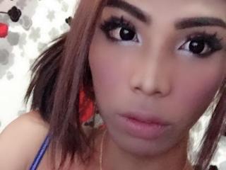 GoddessMistress - Web cam porn avec une Transsexuel au sexe entièrement épilé  